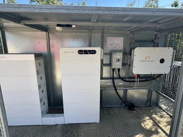 Commercial battery storage inverter and battery cabinet installation